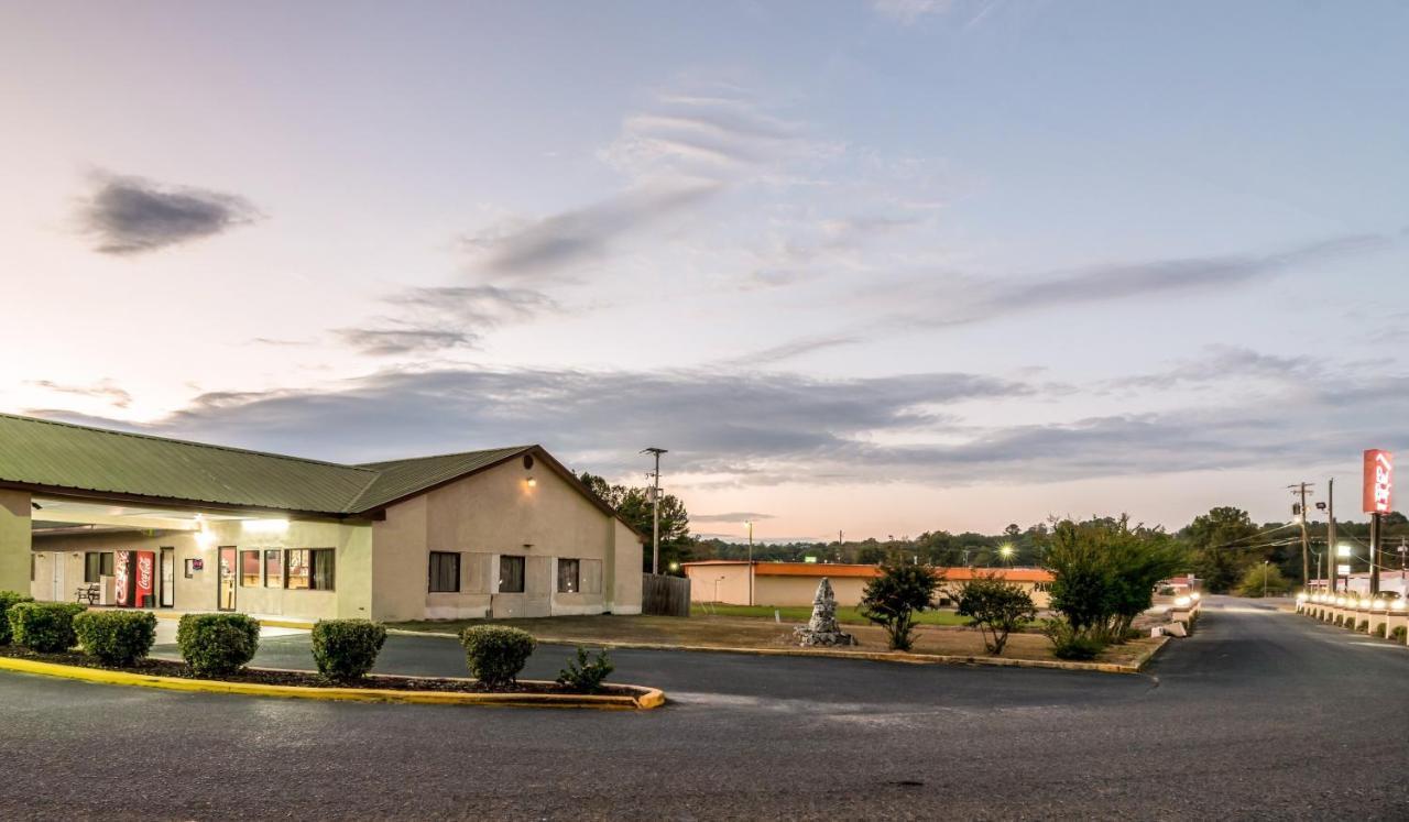 Red Roof Inn Sylacauga Exterior photo